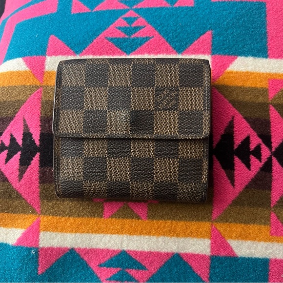 Louis Vuitton Other - LV Damier double snap wallet ( missing snap, rubs)